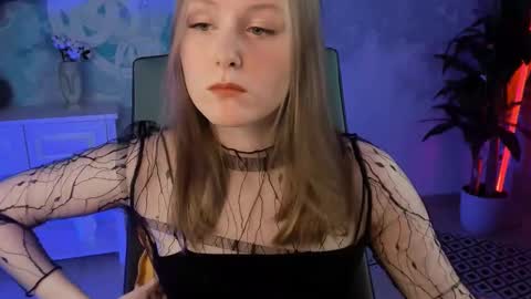 Snapshot of vivienleeigh chatting on February 2025 01:09:02 PM Vivien online show from February 2025 01:09:02 PM