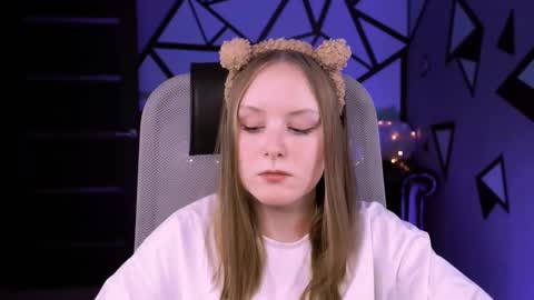 Snapshot of vivienleeigh chatting on February 2025 04:50:02 PM Vivien online show from February 2025 04:50:02 PM