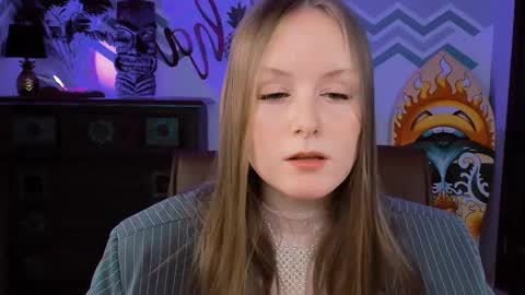 Snapshot of vivienleeigh chatting on February 2025 12:19:01 PM Vivien online show from February 2025 12:19:01 PM