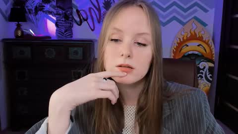 Snapshot of vivienleeigh chatting on February 2025 06:30:02 PM Vivien online show from February 2025 06:30:02 PM