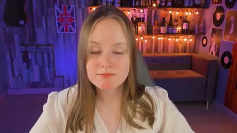 Snapshot of vivienleeigh chatting on February 2025 05:37:02 PM Vivien online show from February 2025 05:37:02 PM