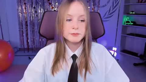 Snapshot of vivienleeigh chatting on March 2025 09:02:01 AM Vivien online show from March 2025 09:02:01 AM