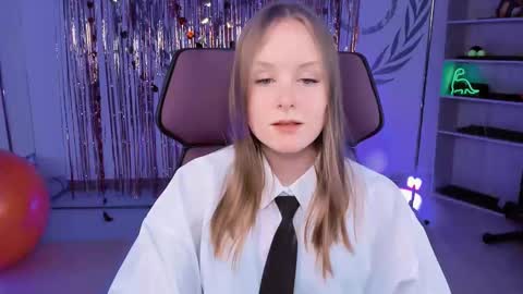 Snapshot of vivienleeigh chatting on March 2025 12:09:02 PM Vivien online show from March 2025 12:09:02 PM