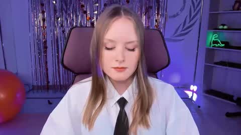 Snapshot of vivienleeigh chatting on March 2025 06:21:02 PM Vivien online show from March 2025 06:21:02 PM