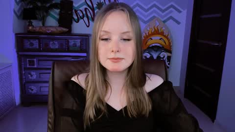 Snapshot of vivienleeigh chatting on March 2025 07:28:02 PM Vivien online show from March 2025 07:28:02 PM