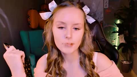 Snapshot of vivienleeigh chatting on September 2025 09:08:02 AM Vivien online show from September 2025 09:08:02 AM