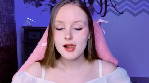 Snapshot of vivienleeigh chatting on October 2025 01:31:02 PM Vivien online show from October 2025 01:31:02 PM