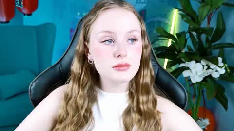 Snapshot of vivienleeigh chatting on November 2025 09:08:01 AM Vivien online show from November 2025 09:08:01 AM