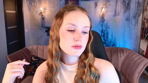 Snapshot of vivienleeigh chatting on November 2025 09:09:01 AM Vivien online show from November 2025 09:09:01 AM