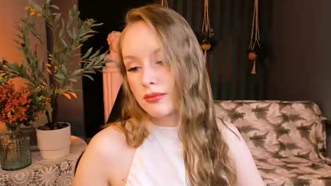 Snapshot of vivienleeigh chatting on November 2025 09:11:01 AM Vivien online show from November 2025 09:11:01 AM