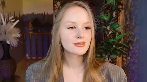 Snapshot of vivienleeigh chatting on November 2025 02:09:01 PM Vivien online show from November 2025 02:09:01 PM