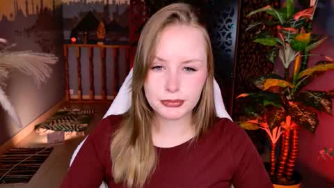 Snapshot of vivienleeigh chatting on February 2026 05:44:01 AM Vivien online show from February 2026 05:44:01 AM