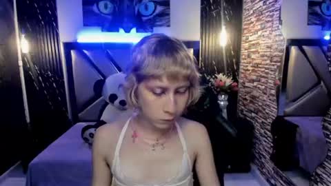 vivienne hadid online show from July 2026 08:05:01 PM