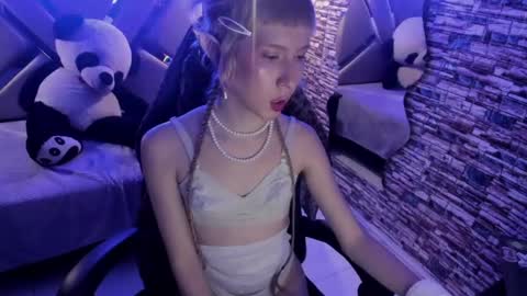 vivienne hadid online show from July 2026 10:14:02 PM