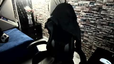 vivienne hadid online show from July 2026 04:38:01 PM