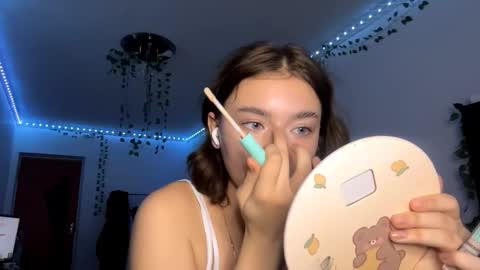 Vivi online show from November 2025 06:06:02 PM