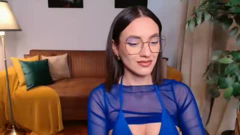 Vivienne online show from May 2026 04:46:02 PM