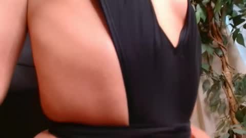 Vivienne online show from July 2026 04:56:01 PM
