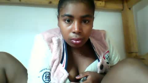 Vivienneh online show from July 2026 08:46:01 PM