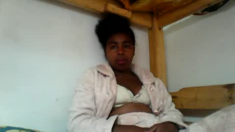 Vivienneh online show from July 2026 03:31:02 AM