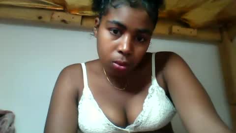 Vivienneh online show from July 2026 04:31:02 PM
