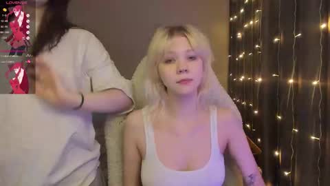 Snapshot of vivy_ chatting on December 2025 10:37:01 PM chatur babes online show from December 2025 10:37:01 PM