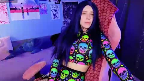 Snapshot of vixen_noir chatting on July 2026 04:05:02 AM Alice online show from July 2026 04:05:02 AM