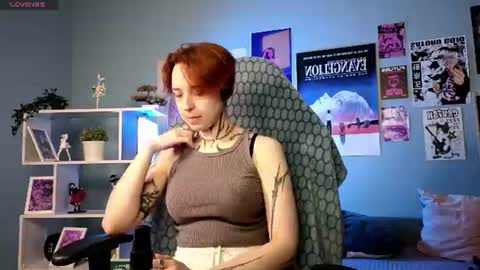 Snapshot of vixen_noir chatting on July 2026 08:51:01 PM Alice online show from July 2026 08:51:01 PM