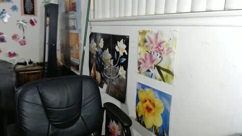 Snapshot of vixenfyre chatting on December 2024 05:40:02 AM Vixen Fyre online show from December 2024 05:40:02 AM