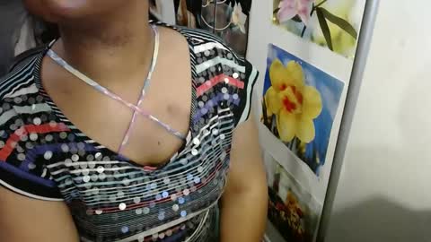 Snapshot of vixenfyre chatting on January 2025 11:38:02 AM Vixen Fyre online show from January 2025 11:38:02 AM