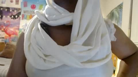 Snapshot of vixenfyre chatting on February 2025 09:00:02 AM Vixen Fyre online show from February 2025 09:00:02 AM