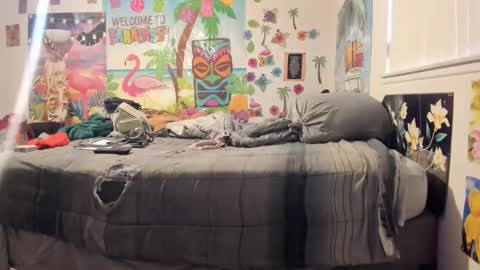 Snapshot of vixenfyre chatting on November 2025 10:59:02 PM Vixen Fyre online show from November 2025 10:59:02 PM