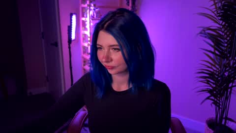 Polly  Online mostly at 9pm-2am UK Time online show from December 2025 06:27:02 PM