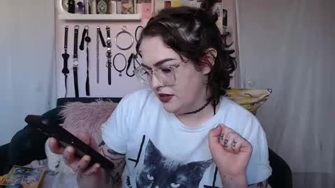 Snapshot of vixinvvitch chatting on October 2025 07:45:02 PM VIXIN online show from October 2025 07:45:02 PM