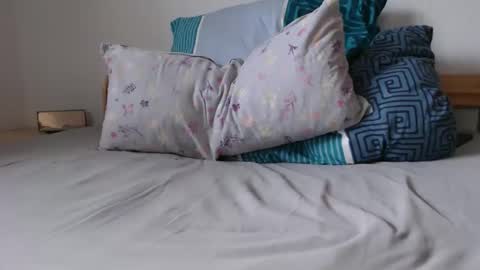 volvic_0904 online show from March 2026 08:40:01 AM