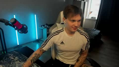 vova_belkin_2 online show from May 2026 03:39:02 PM