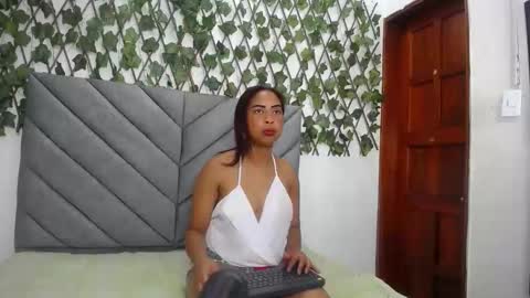 Roxana online show from March 2026 03:32:01 AM