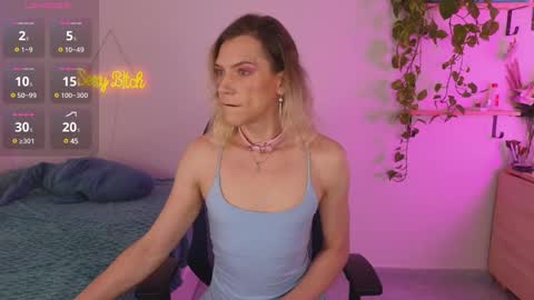 Snapshot of vulgar_wife chatting on March 2025 01:14:02 PM Vikky online show from March 2025 01:14:02 PM