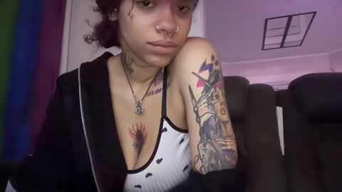 Snapshot of vveejay48826 chatting on September 2025 08:14:02 AM vveejay online show from September 2025 08:14:02 AM