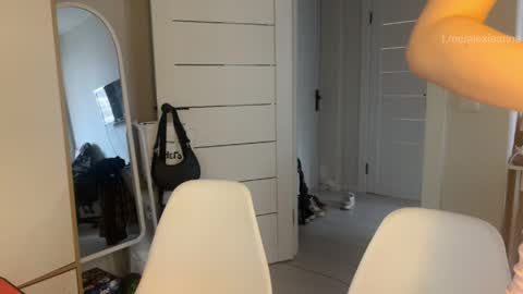 Arina online show from May 2026 09:35:01 AM