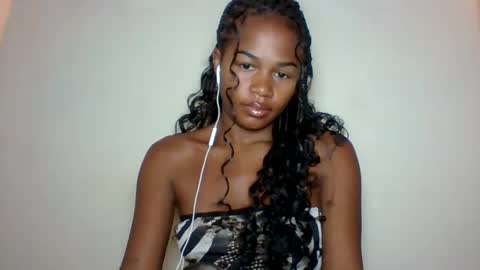 vynarahot online show from May 2026 04:50:01 AM