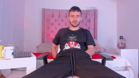 Snapshot of vynny_blacke_ chatting on November 2025 09:14:02 PM Vynny Blacke online show from November 2025 09:14:02 PM