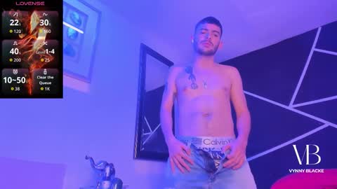 Snapshot of vynny_blacke_ chatting on December 2025 11:10:01 PM Vynny Blacke online show from December 2025 11:10:01 PM