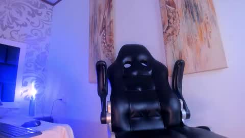 Snapshot of vynny_blacke_ chatting on February 2026 04:30:01 AM Vynny Blacke online show from February 2026 04:30:01 AM