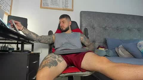 vyxen_ online show from February 2026 08:21:01 PM