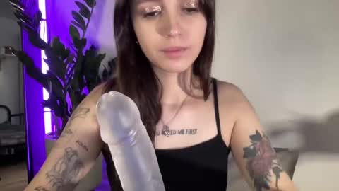 Alice  Before pvt write to me in PM  online show from March 2025 10:42:01 PM