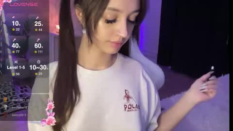 Alice  Before pvt write to me in PM  online show from December 2025 09:42:01 PM