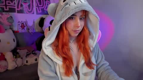 Snapshot of waifu_aika chatting on December 2024 11:06:02 PM AIKA online show from December 2024 11:06:02 PM