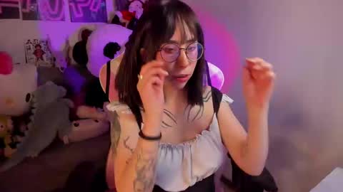 Snapshot of waifu_aika chatting on January 2025 12:35:02 AM AIKA online show from January 2025 12:35:02 AM