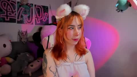 Snapshot of waifu_aika chatting on January 2025 01:41:01 AM AIKA online show from January 2025 01:41:01 AM